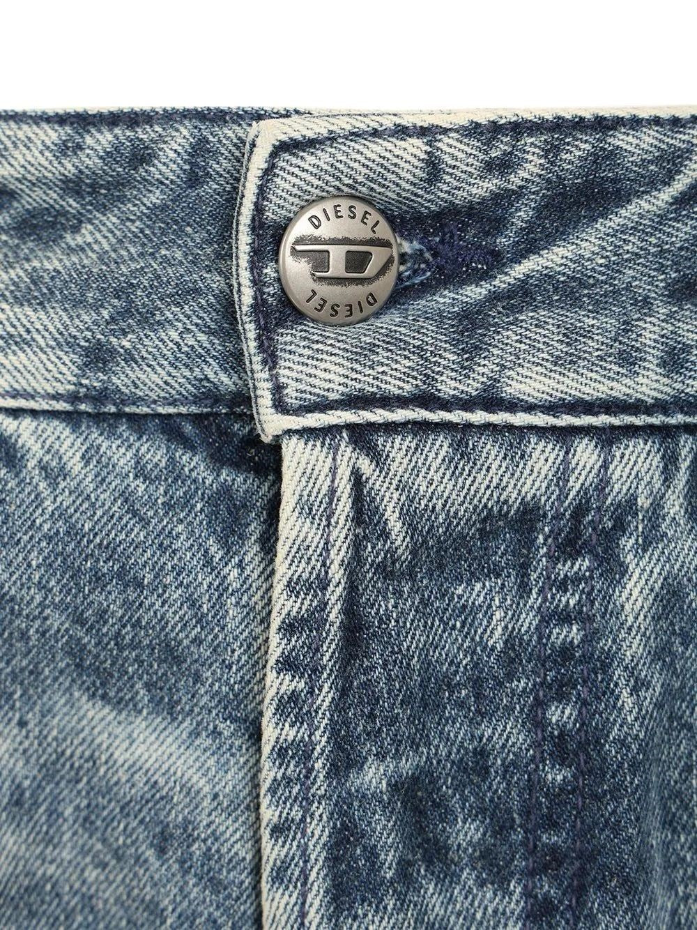 Diesel Women 1997 D-Enim Medium Waist Relaxed Jeans DIESEL