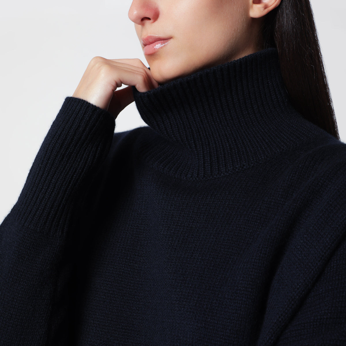 Lisa Yang Heidi Turtleneck Sweater In Navy Cashmere Women LISA YANG