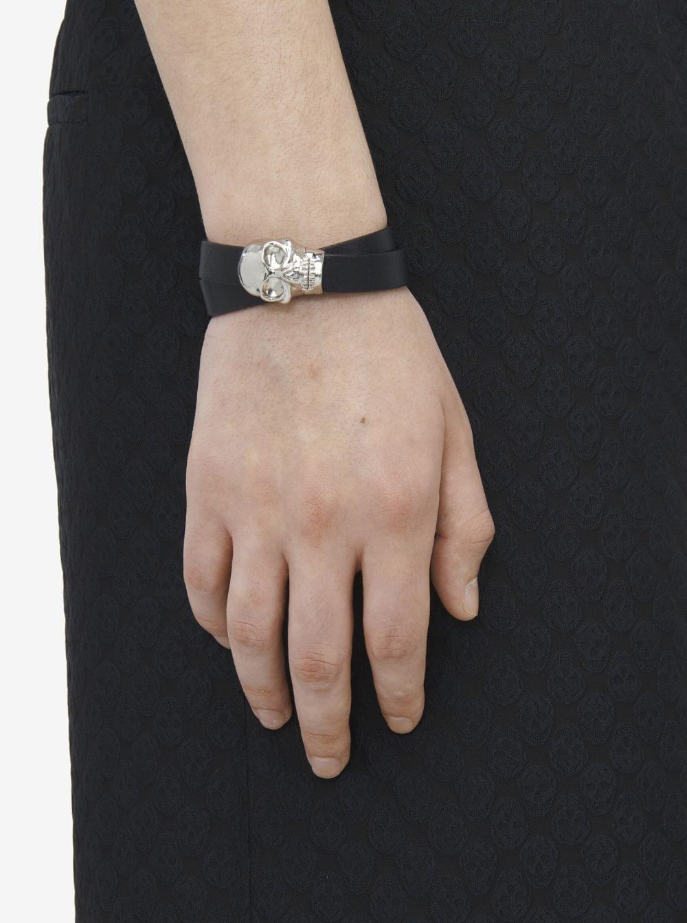 Alexander Mcqueen Men Black Bracelet With Skull Detail In Brass And Leather Man ALEXANDER MCQUEEN