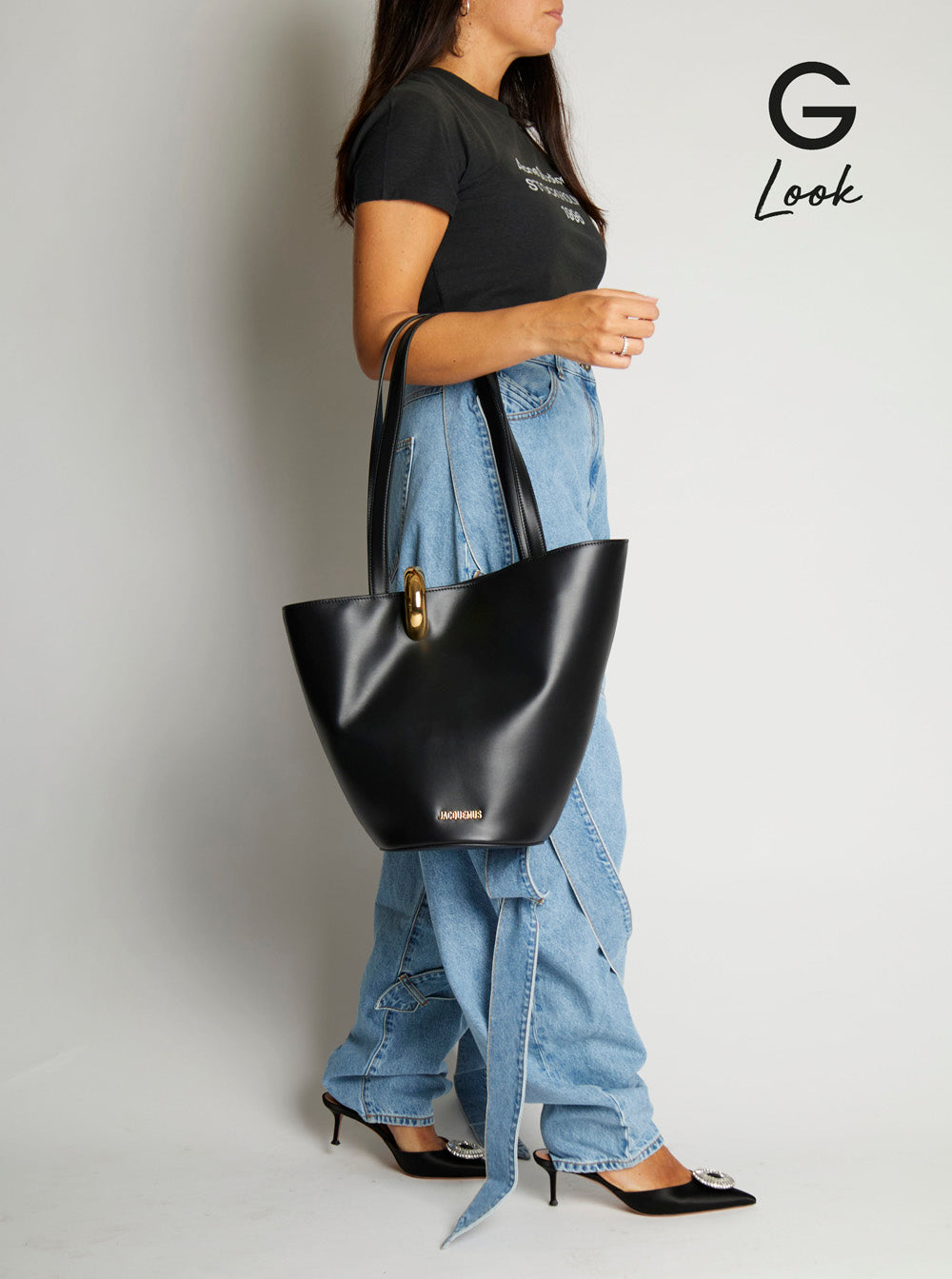 Jacquemus Women 'Le Bambola Moyen' Black Shoulder Bag With Front Metal Ring Closure And Embossed Logo Lettering On The Front In Leather Woman JACQUEMUS