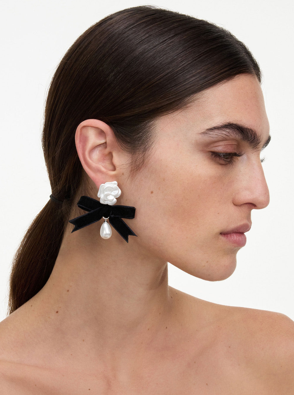 Self-Portrait Women Earrings Pearl Black Bow With Pearls And Bow, In Metal, White, Woman SELF-PORTRAIT