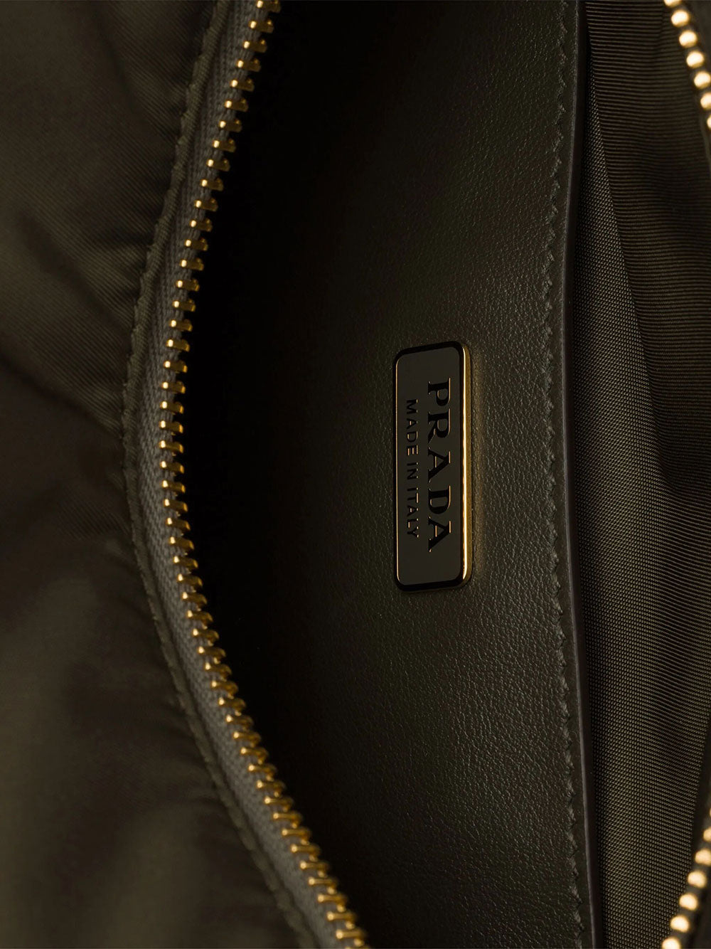 Prada Women Borsa Prada Explore Small In Re-Nylon E Pelle PRADA