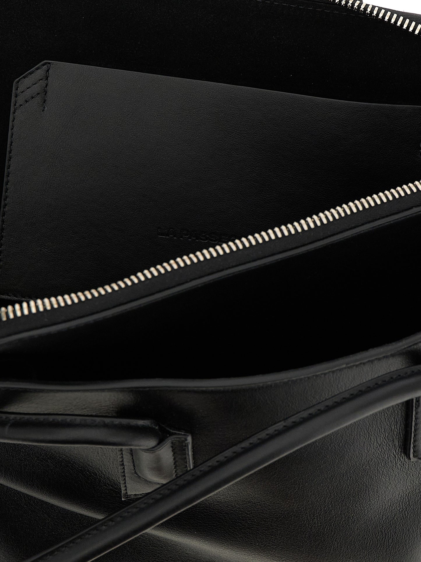 The Attico Women 'La Passeggiata Medium' Shoulder Bag THE ATTICO