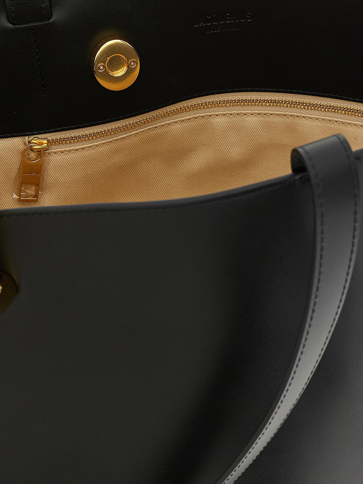 Jacquemus Women 'Le Bambola Moyen' Shoulder Bag JACQUEMUS