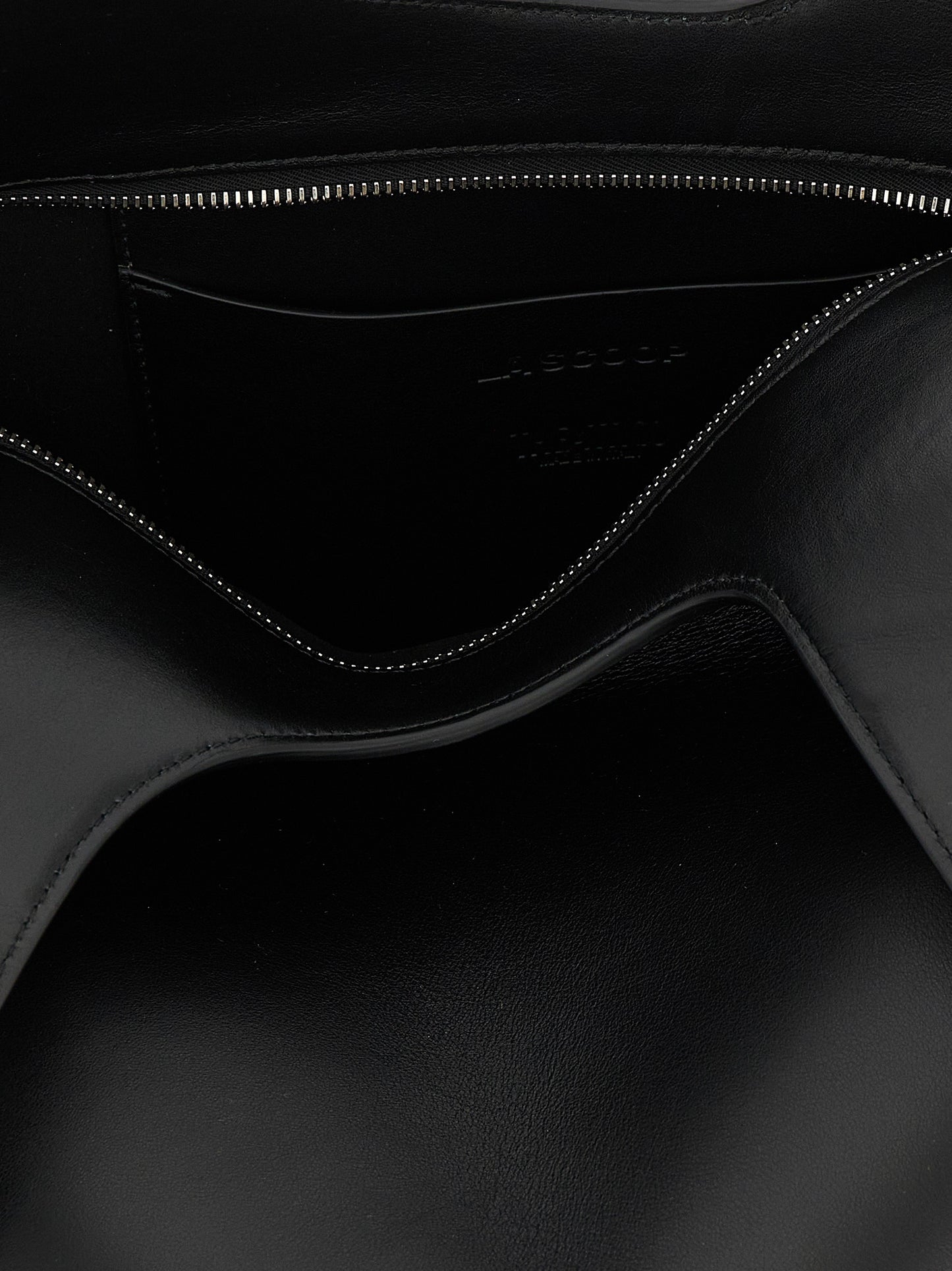 The Attico Women 'La Scoop Medium' Shoulder Bag THE ATTICO