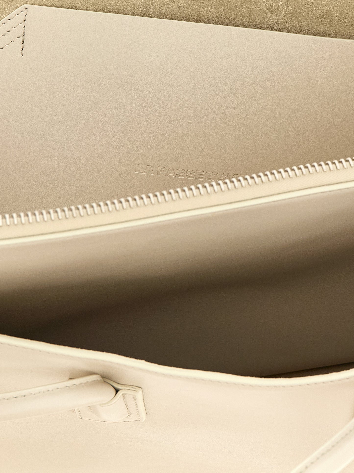 The Attico Women 'La Passeggiata Medium' Shoulder Bag THE ATTICO