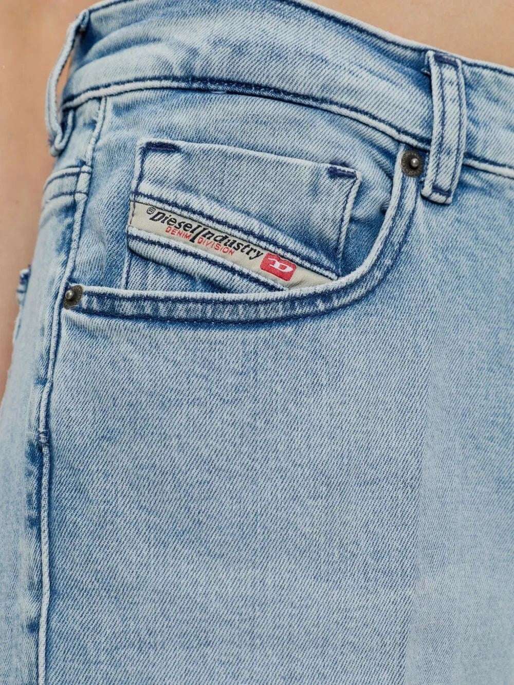Diesel Women `1978 D-Akemi` Jeans DIESEL