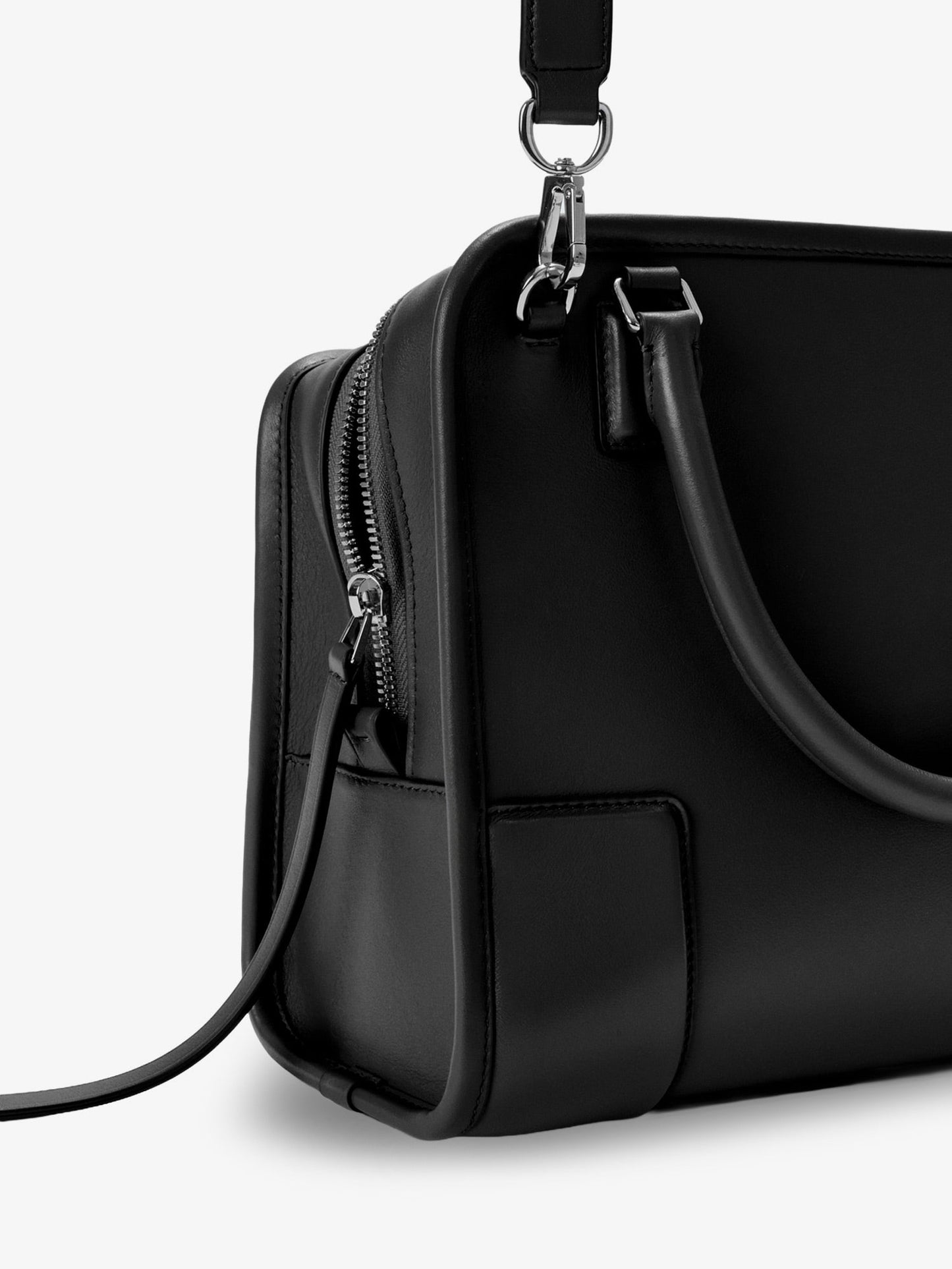 Loewe Women Amazona 180 Leather Handbag LOEWE