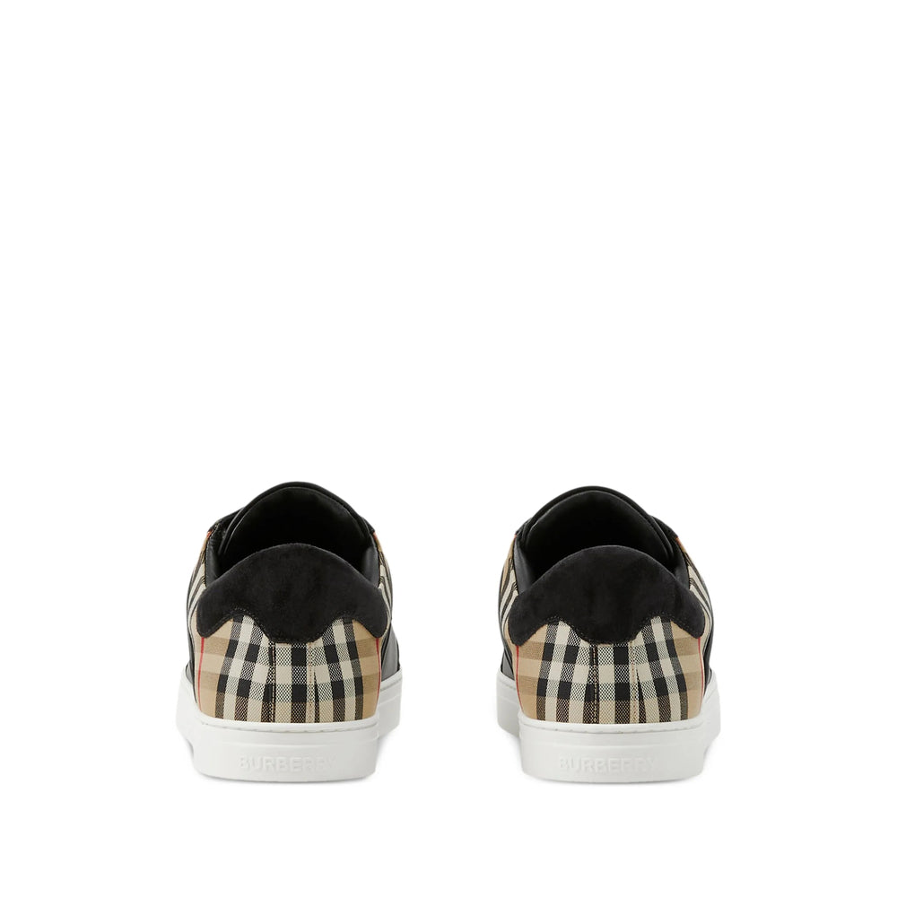 Burberry Black Trainers - Low-Tops Men BURBERRY