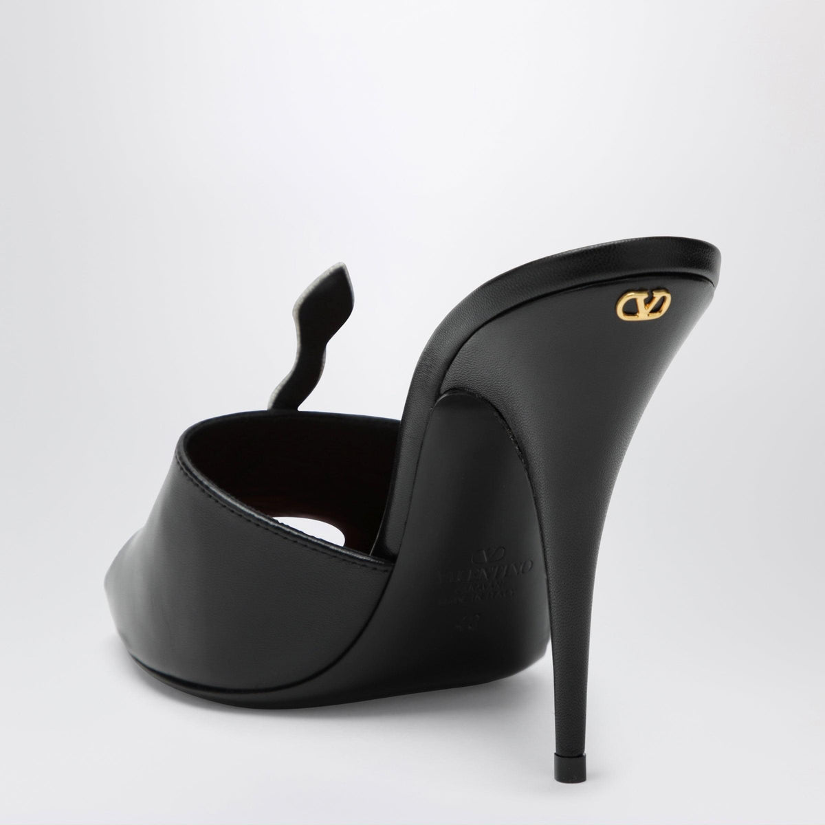 Valentino Garavani Black Coeur Vipã¨Re Slide Sandals In Goatskin Women VALENTINO GARAVANI