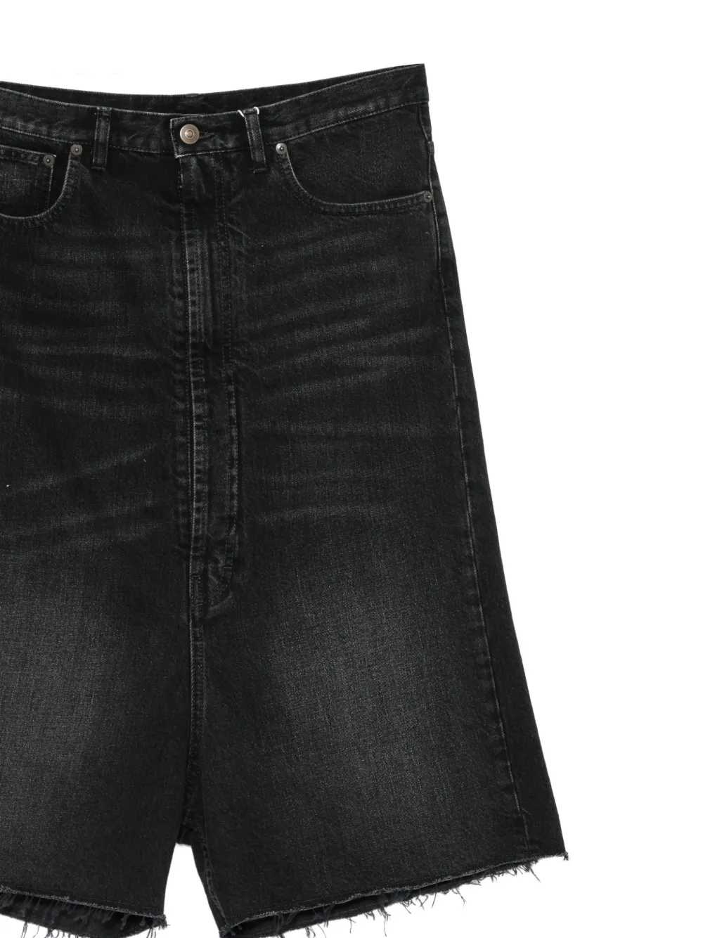 Maison Margiela Men Pantaloncini Di Jeans Con Orlo Sfrangiato MAISON MARGIELA