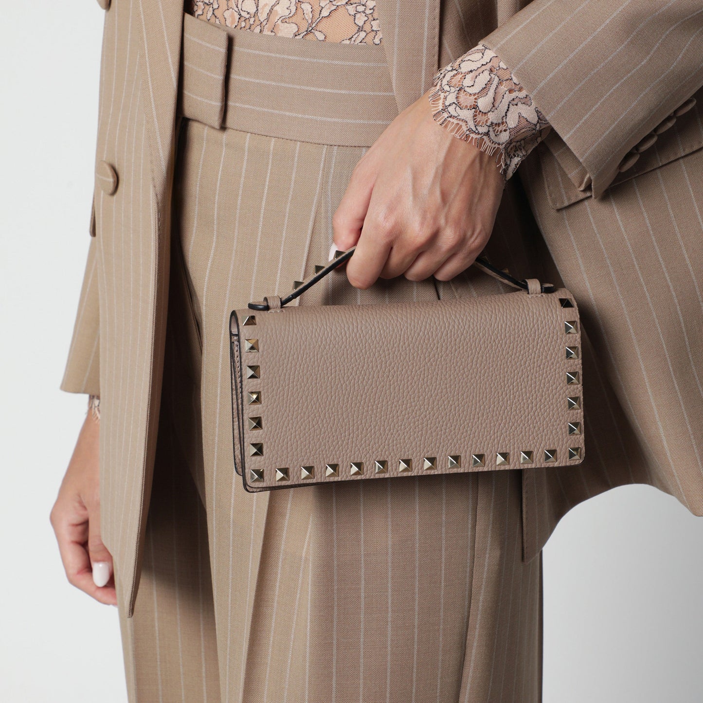 Valentino Garavani Rockstud Pink Powder Chain Wallet Women VALENTINO GARAVANI