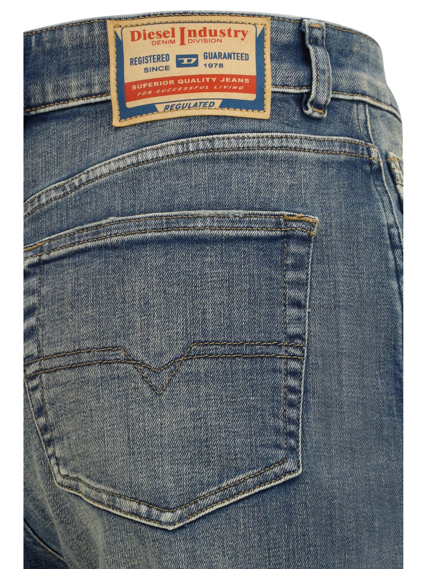 Diesel Women 1971 D-Sent Regular Jeans DIESEL