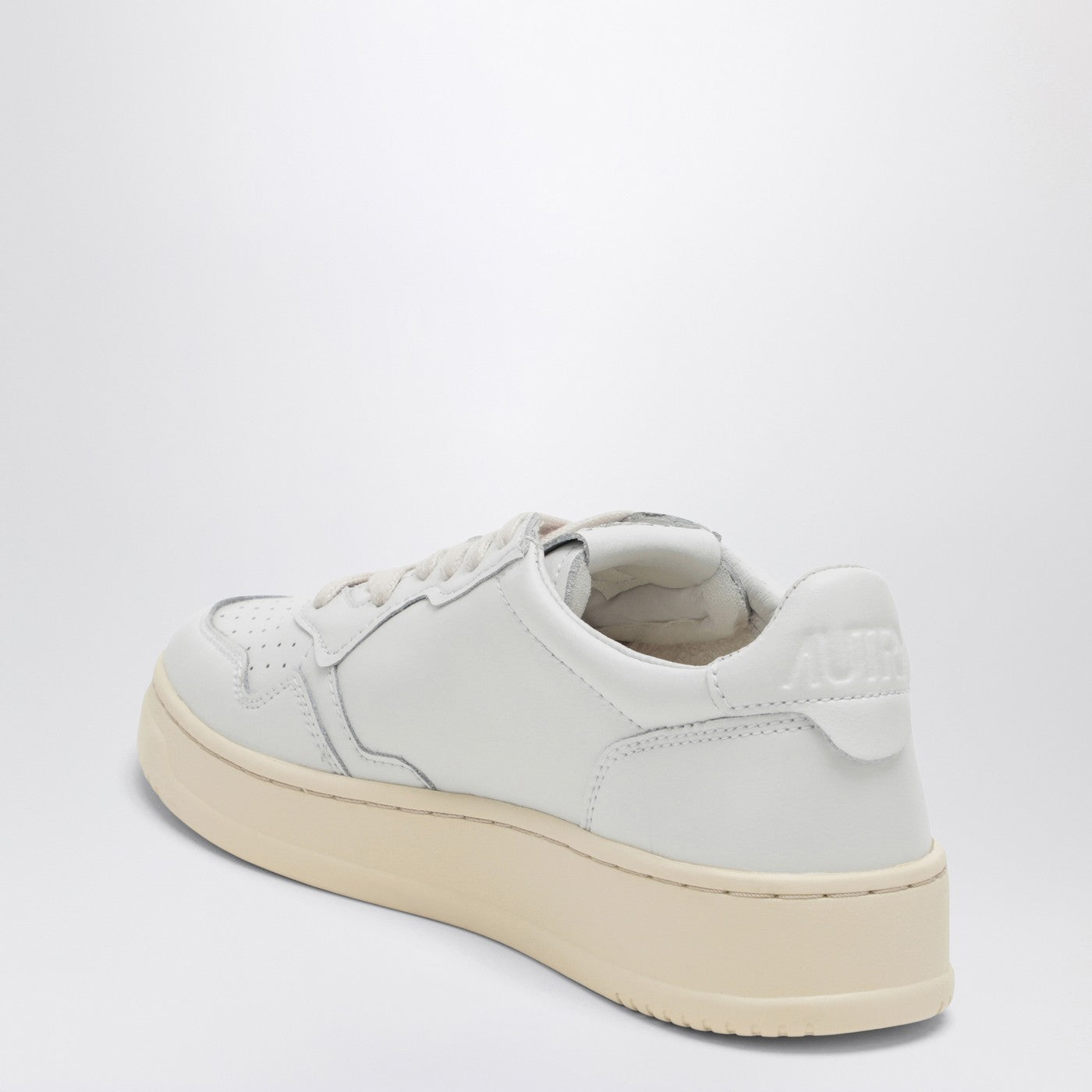 Autry Low-Top Medalist Sneakers In White/Green Leather Men AUTRY