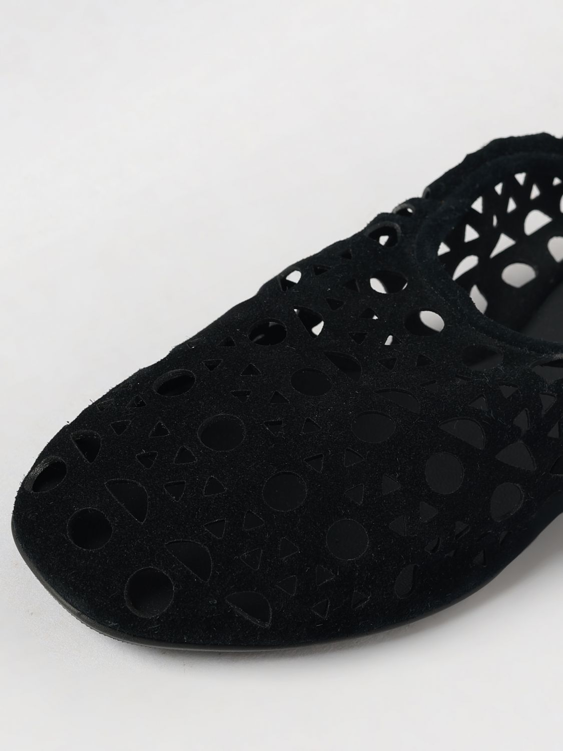 Alai�A Women Alaia Vienne Perforated Suede Ballet Flats With Elasticated Heel ALAIA