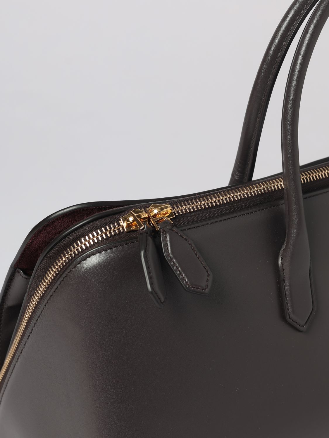 Alai�A Women Alaia Delta Medium Calfskin Leather Handbag With Logo Charm ALAIA