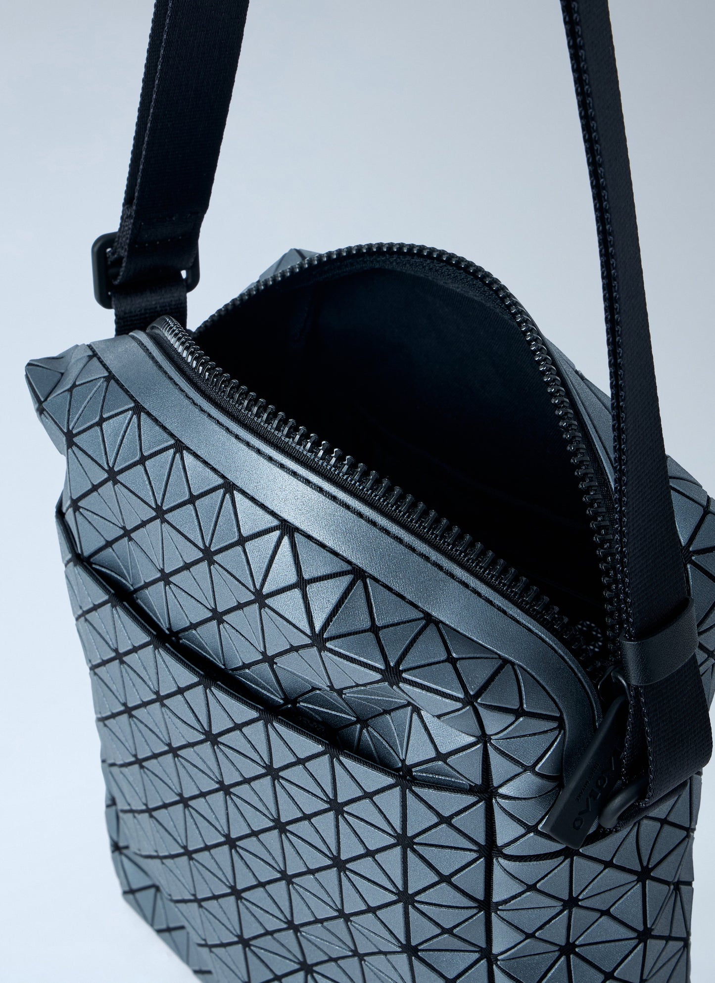 Bao Bao Issey Miyake Women Voyager Reflector Crossbody Bag BAO BAO ISSEY MIYAKE