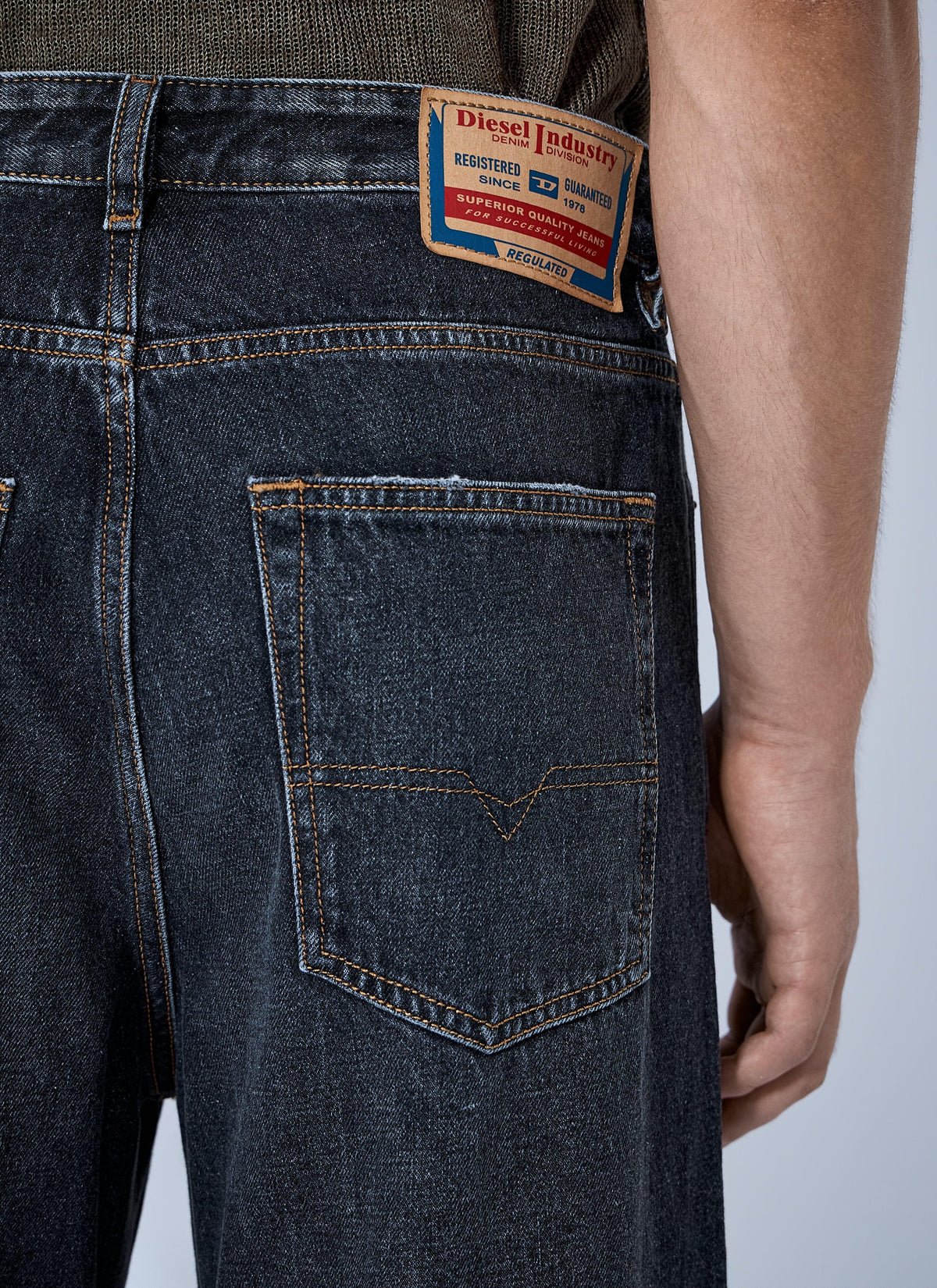 Diesel Men D-Rise Wide Leg Jeans DIESEL