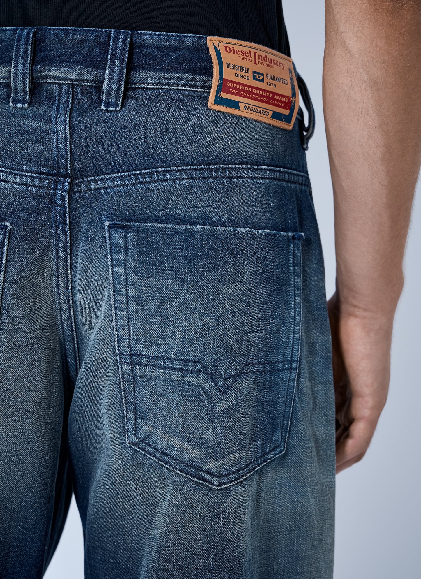 Diesel Men D-Enim-M 1997 Jeans DIESEL