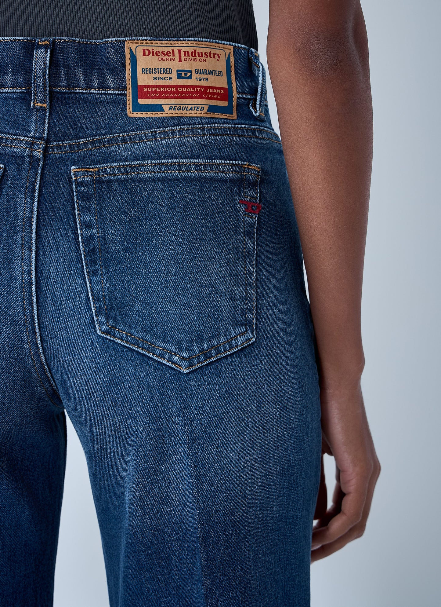 Diesel Women 1978 D-Akemi Jeans DIESEL
