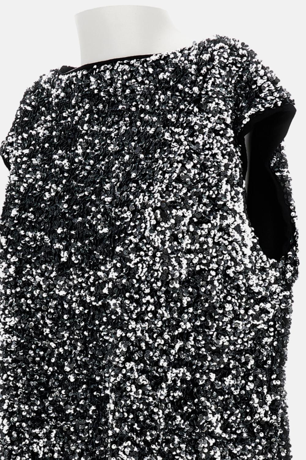 Junya Watanabe Women Oversized Top With Round Silver Sequins. Boat Neckline, Sleeveless, And Straight Hem. Black. JUNYA WATANABE