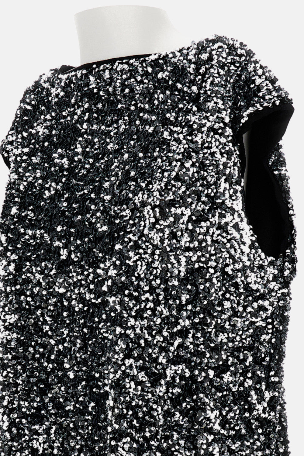 Junya Watanabe Women Oversized Top With Round Silver Sequins. Boat Neckline, Sleeveless, And Straight Hem. Black. JUNYA WATANABE