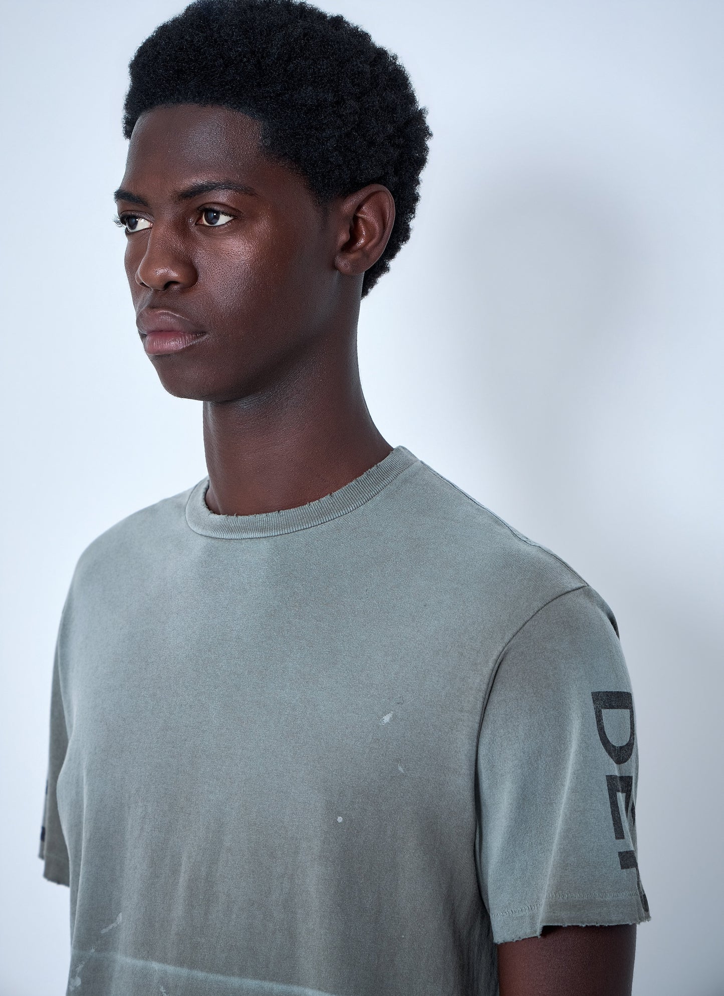 Gallery Dept. Men Distressed T-Shirt GALLERY DEPT.