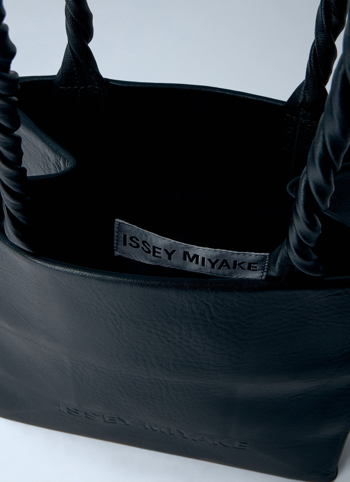 Issey Miyake Women Paper Handbag ISSEY MIYAKE