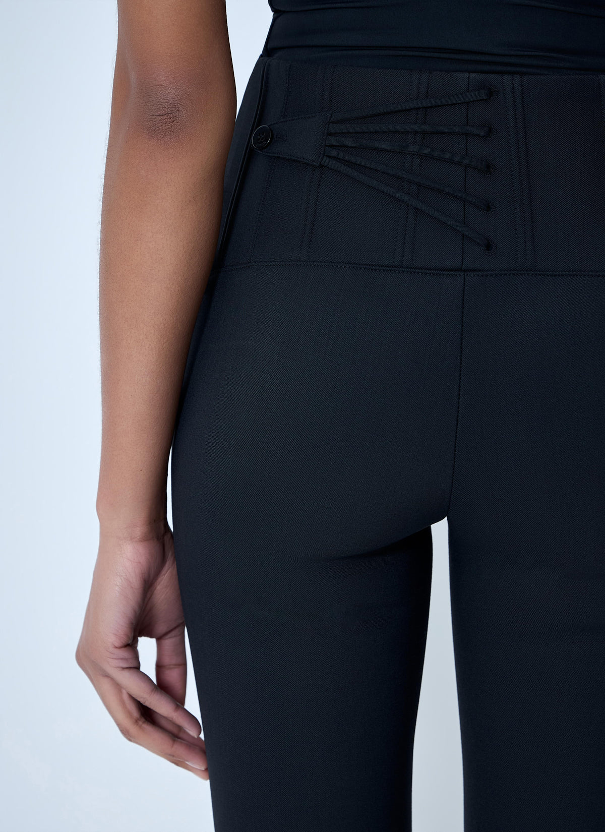 Jacquemus Women High-Waisted Buttoned Cycling Pants JACQUEMUS