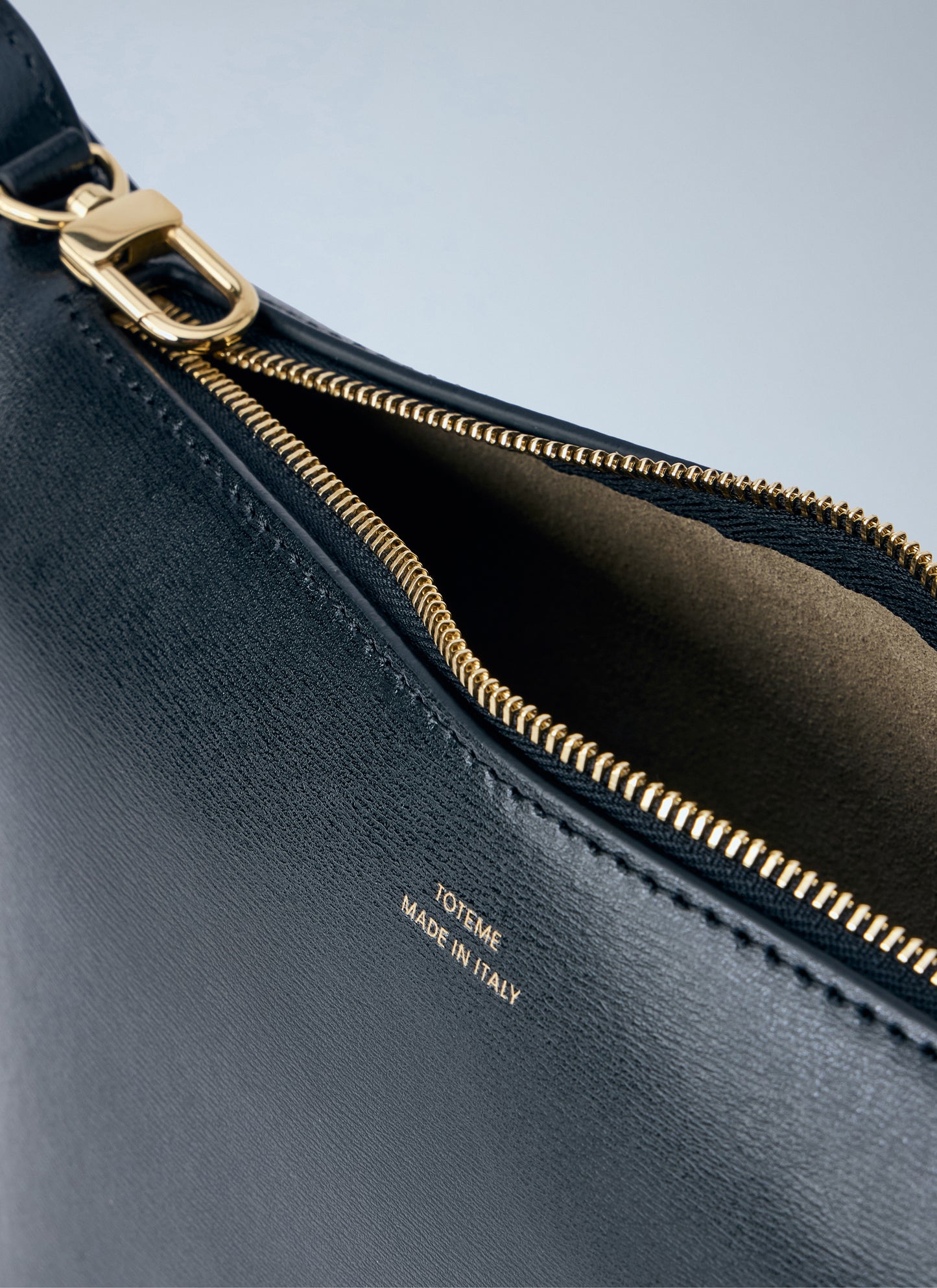 Toteme Women Bevel Leather Wristlet Handbag TOTEME