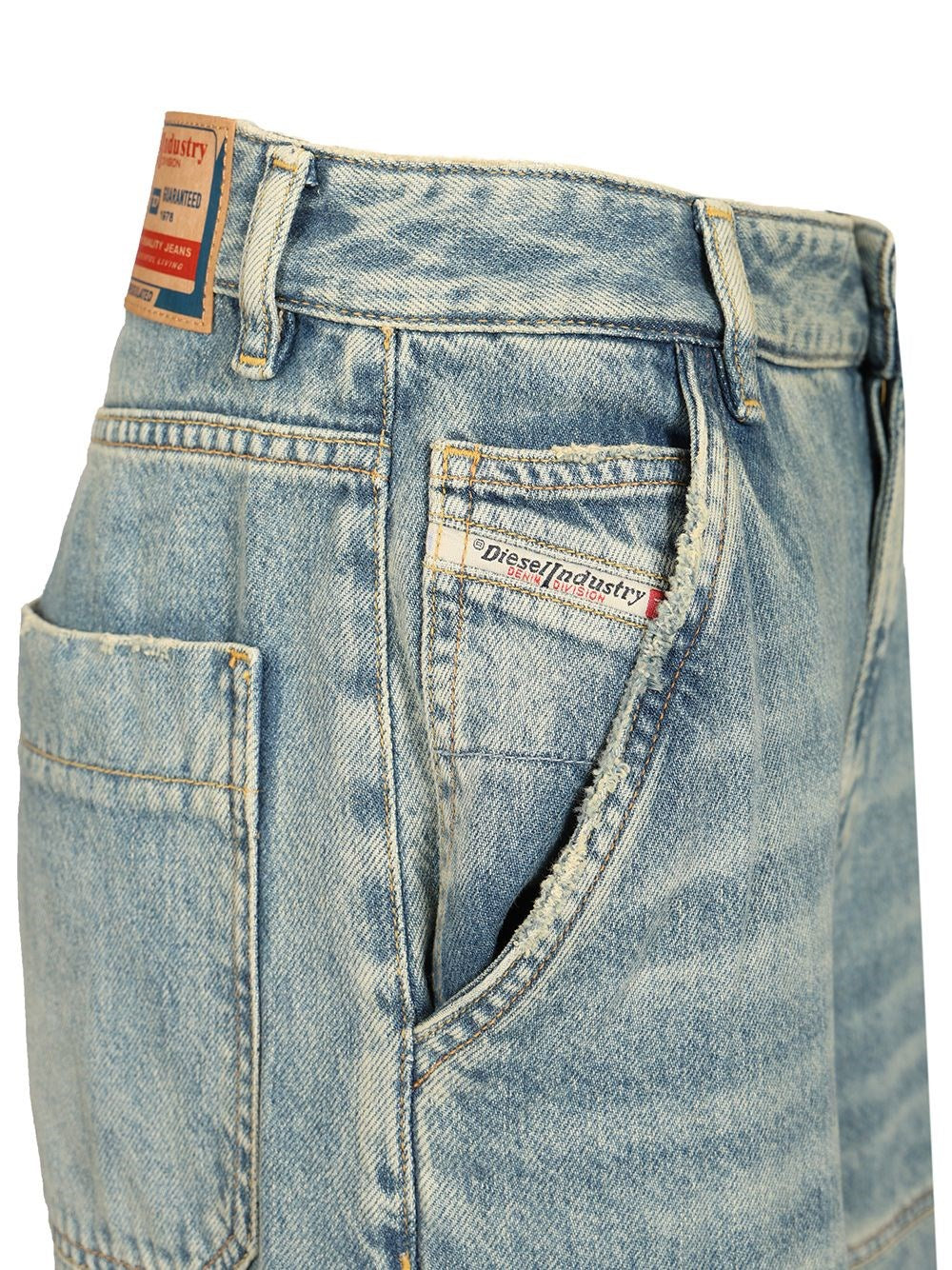 Diesel Women Relaxed Low Waist Jeans 1996 D-Sire DIESEL