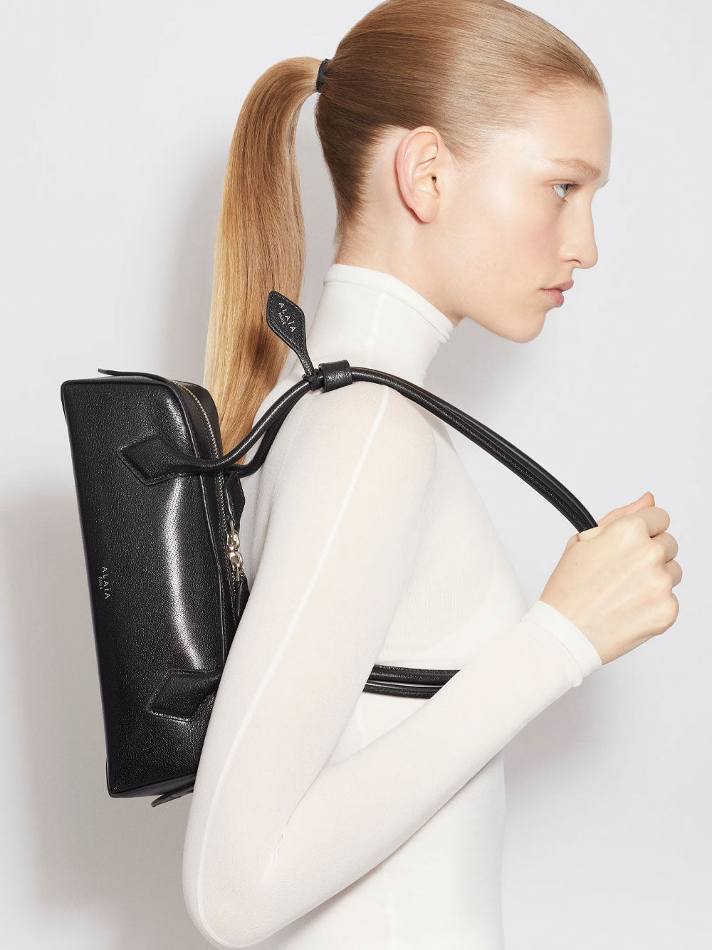 Alaia Women Le Teckel Small Bag In Leather ALAIA
