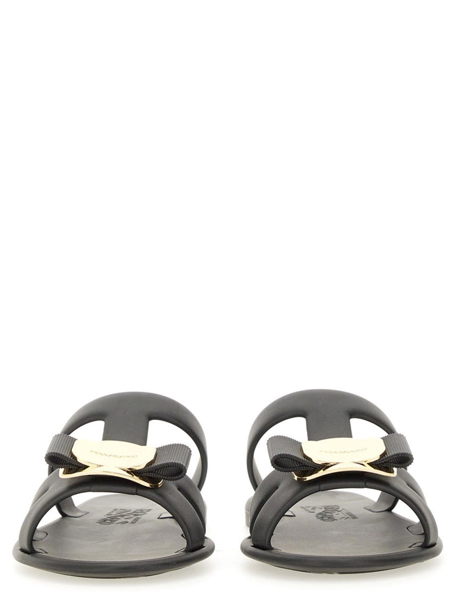 Ferragamo Women Sandalo Slide "New Vara" FERRAGAMO