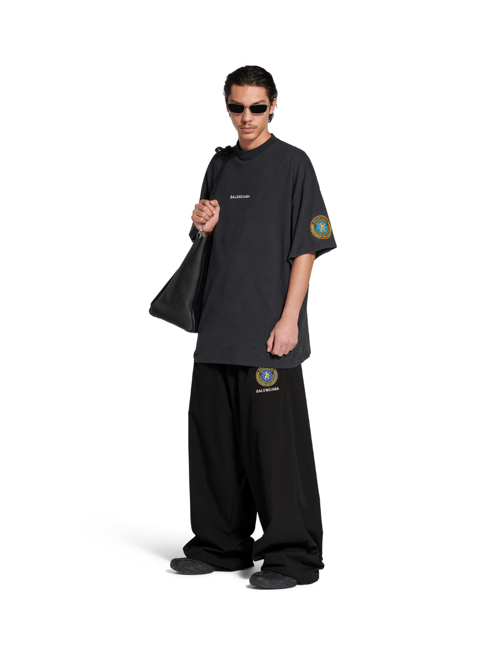 Balenciaga Men Crew Neck T-Shirt With Lettering Logo On The Front And Logo Patch On The Shoulder In Black Cotton For Men BALENCIAGA