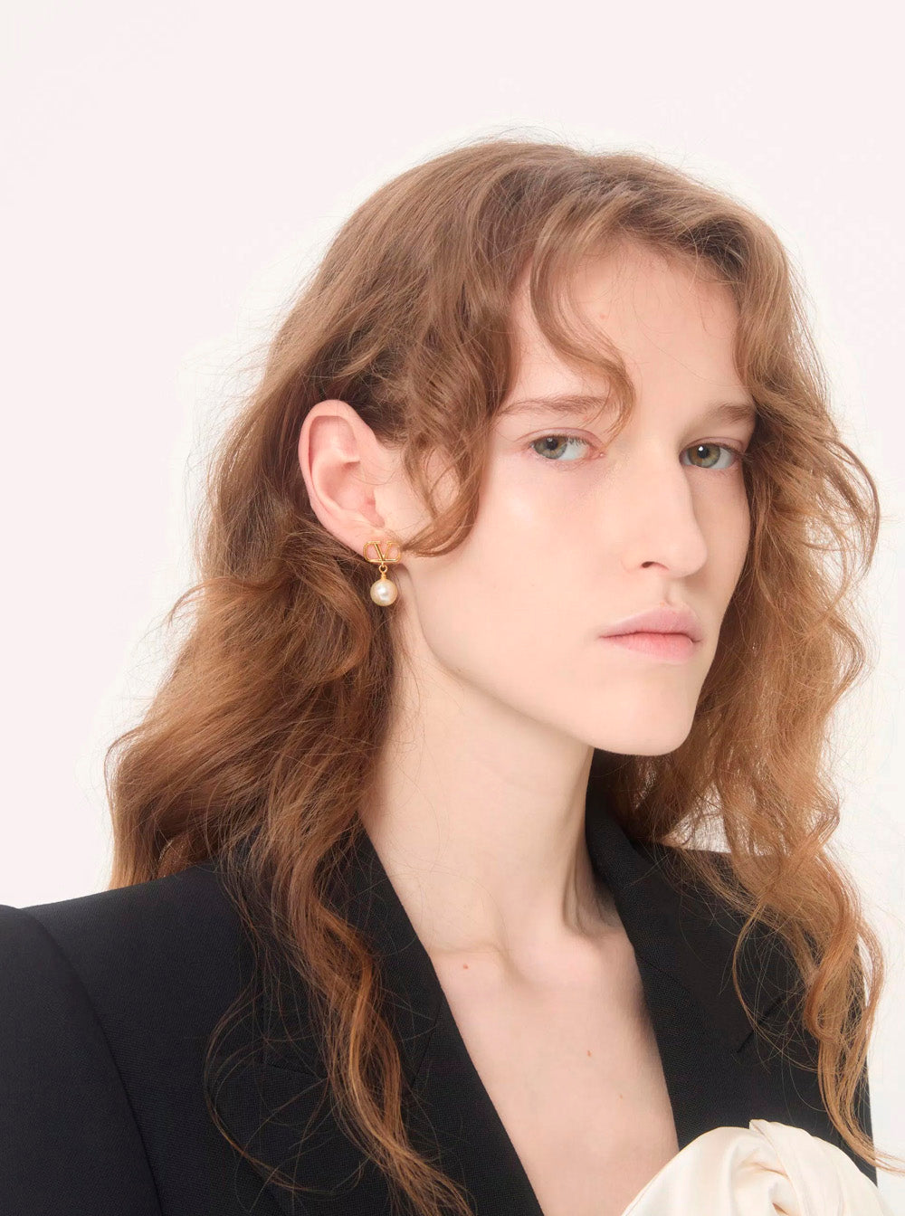 Valentino Garavani Women 'Vlogo Signature' Gold Earrings With Pearl Pendant In Metal For Women VALENTINO GARAVANI