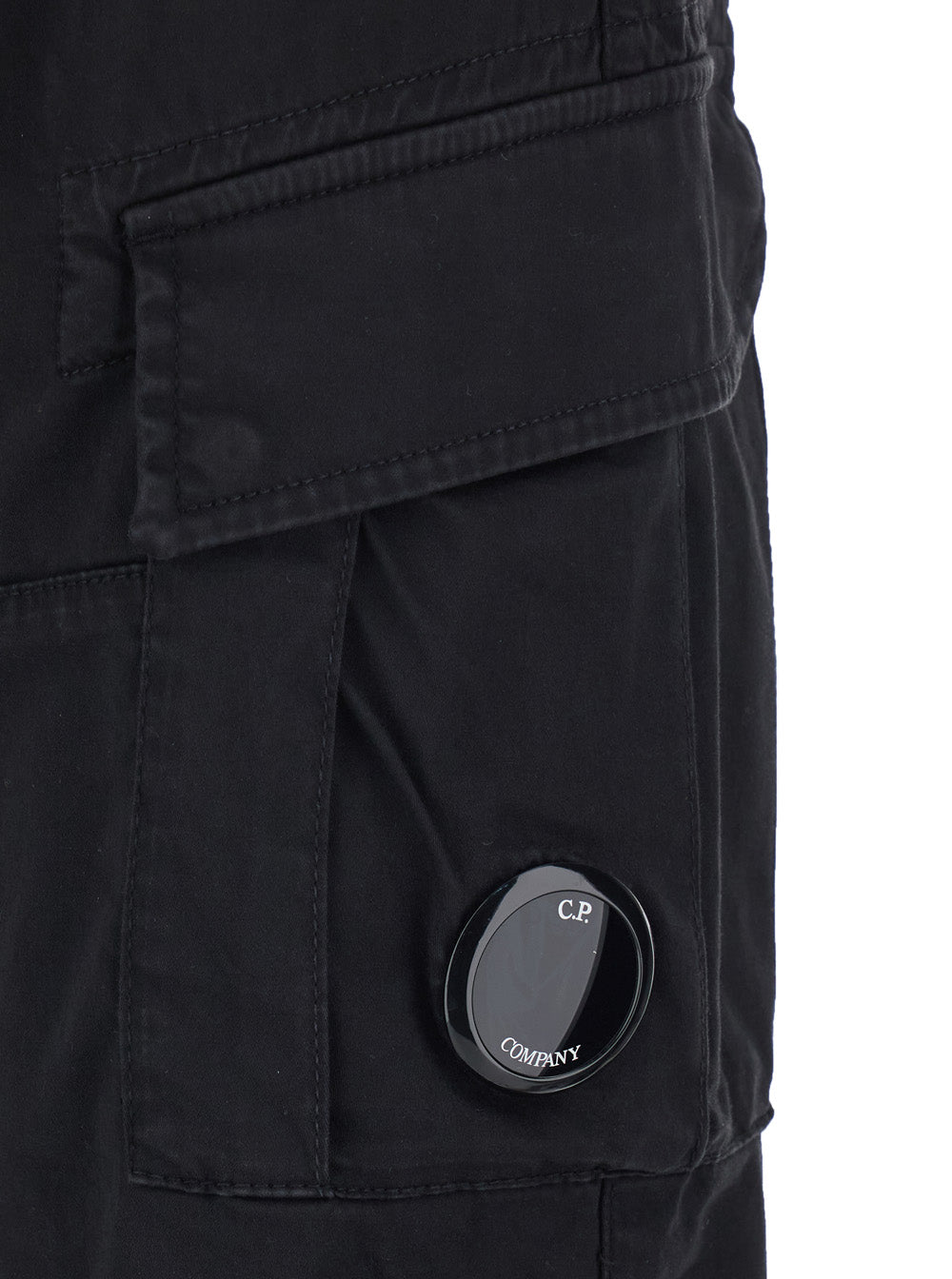 C.P. Company Men Cargo Pants 'Rscmpa743a005694g999' With Logo Plate On The Side And Two Cargo Pockets On The Front In Black Stretch Cotton For Men C.P. COMPANY