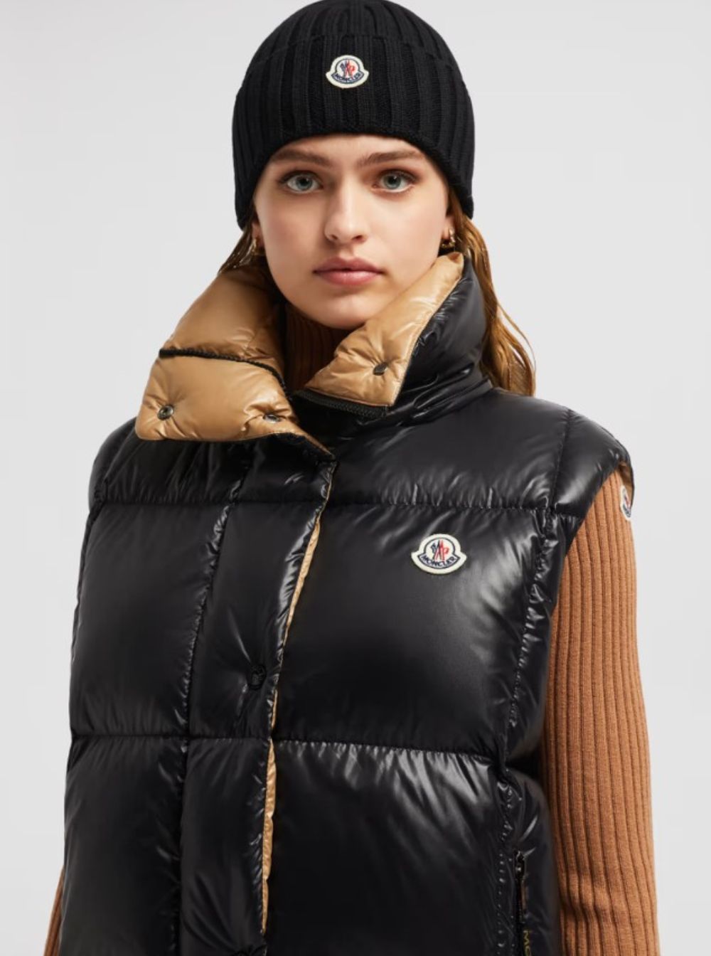 Moncler Women Hat With Logo Patch On The Front In Black Wool For Women MONCLER