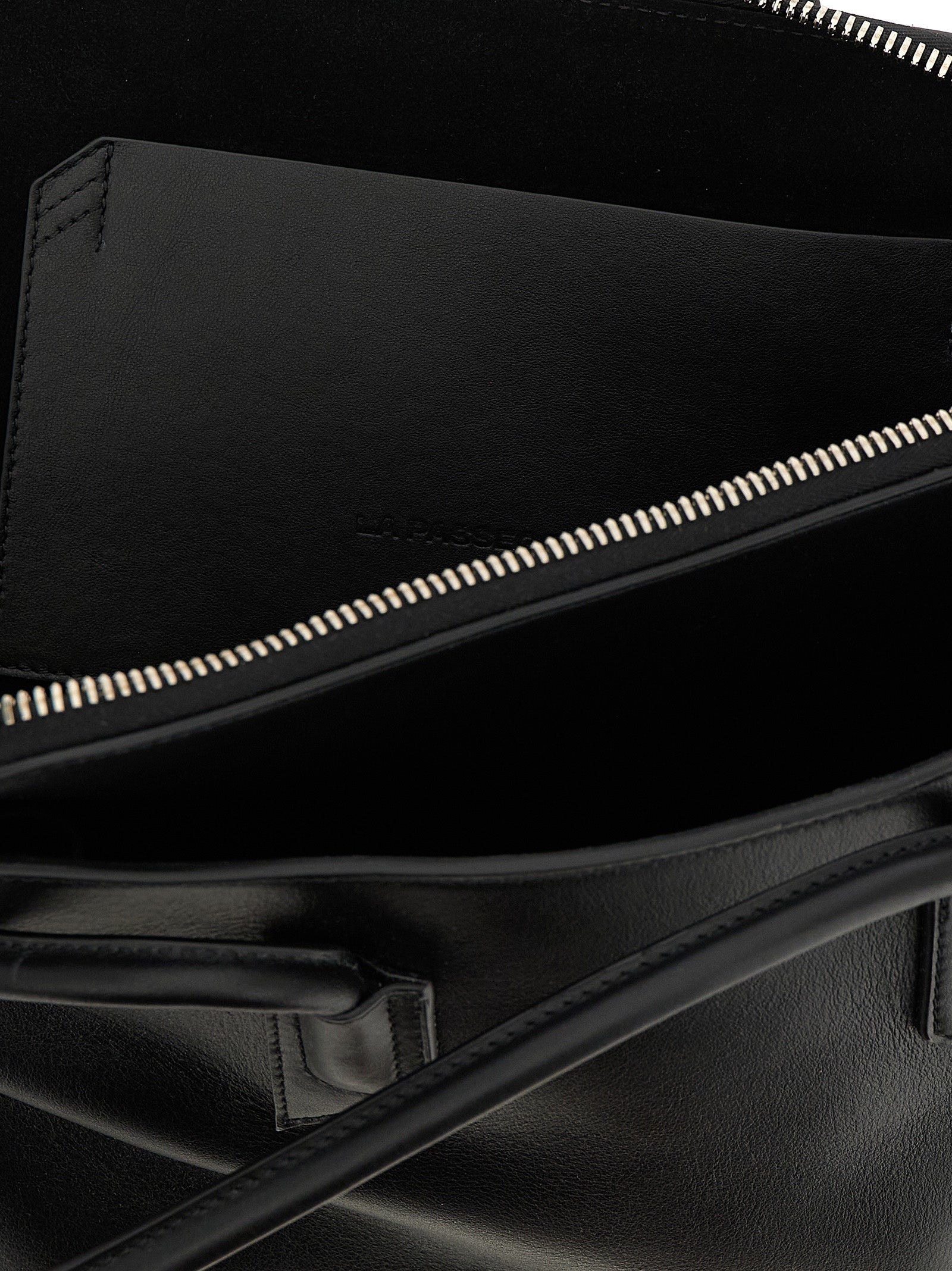 The Attico Women 'La Passeggiata Medium' Shoulder Bag THE ATTICO