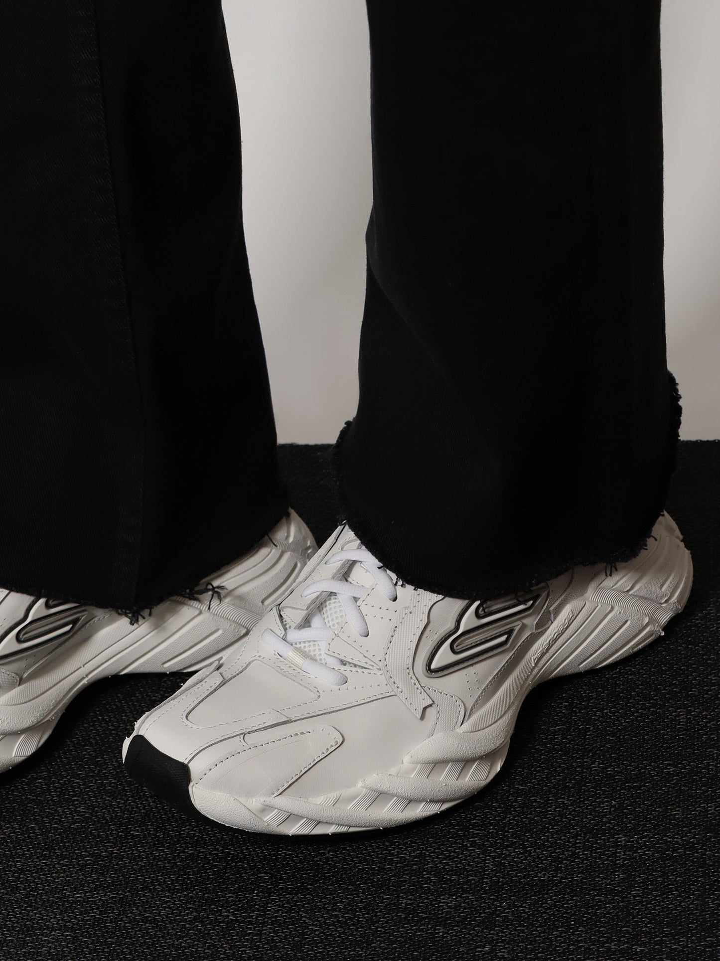 Balenciaga Women Monday Low-Top Sneakers In Leather BALENCIAGA