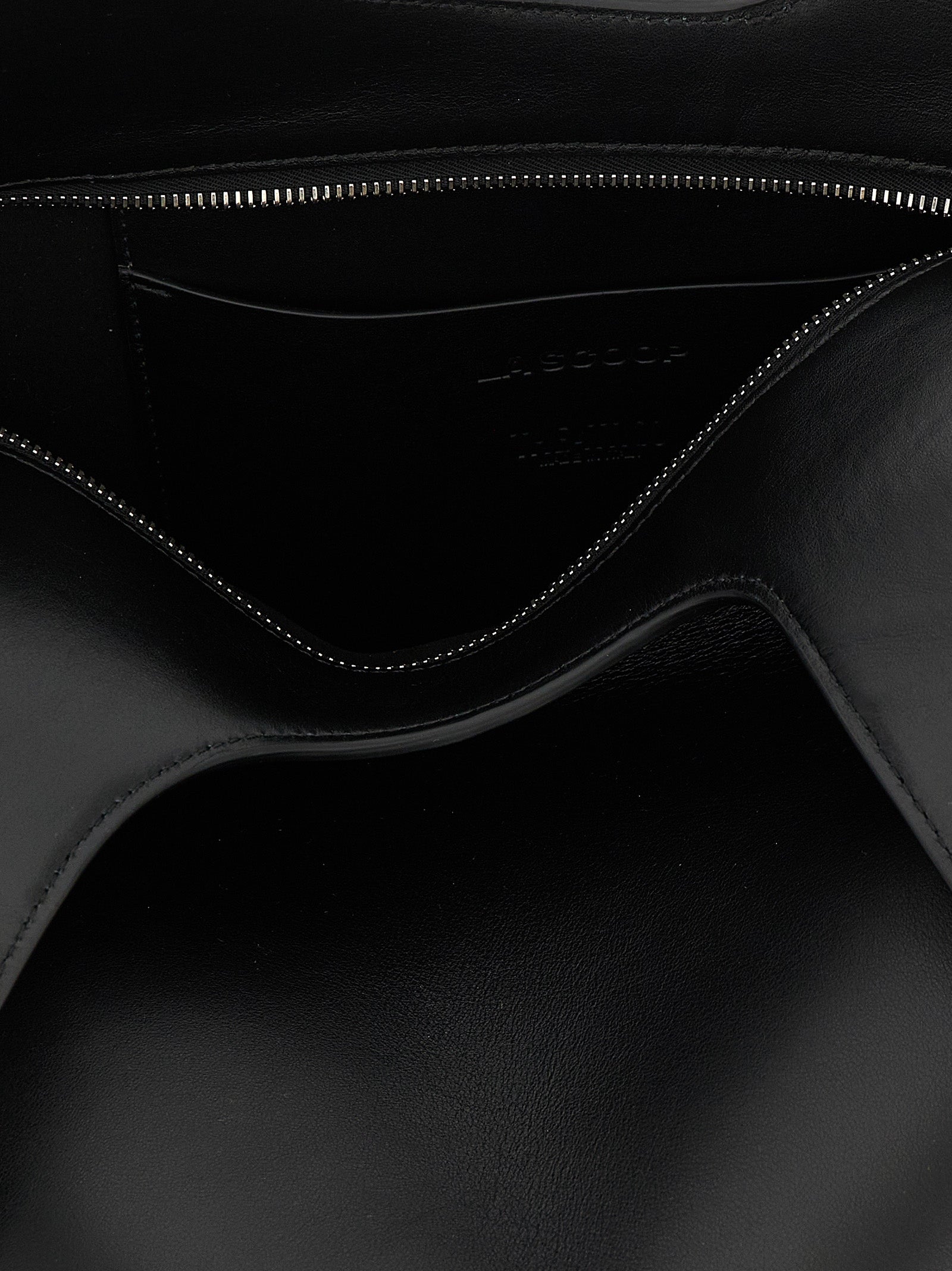 The Attico Women 'La Scoop Medium' Shoulder Bag THE ATTICO