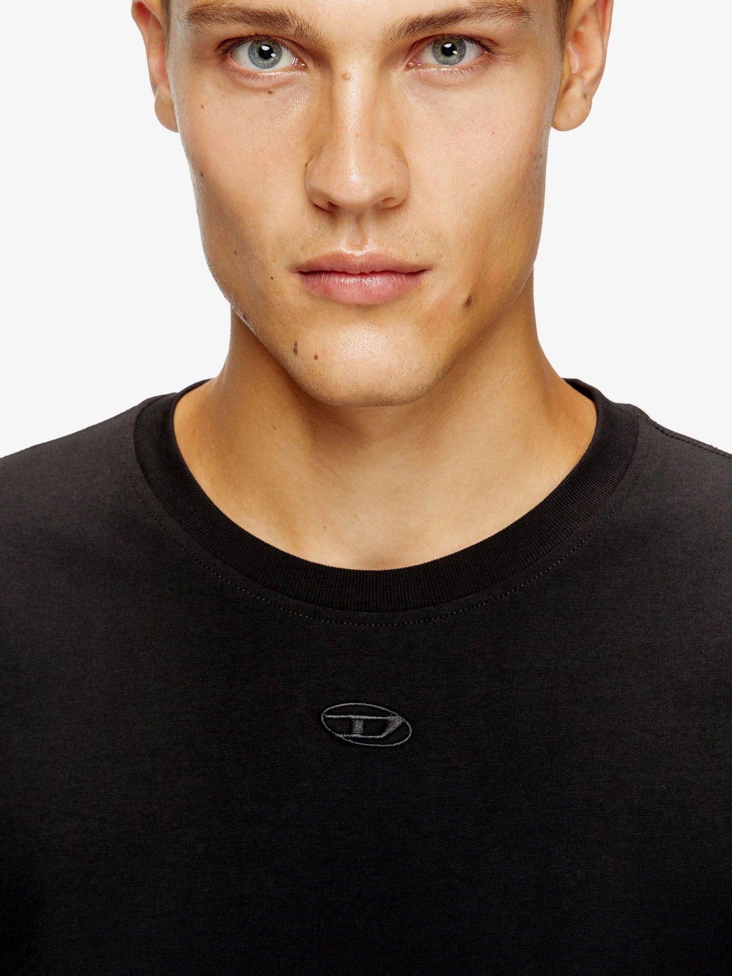 Diesel Men Cotton T-Shirt With Embroidered Logo On The Front DIESEL