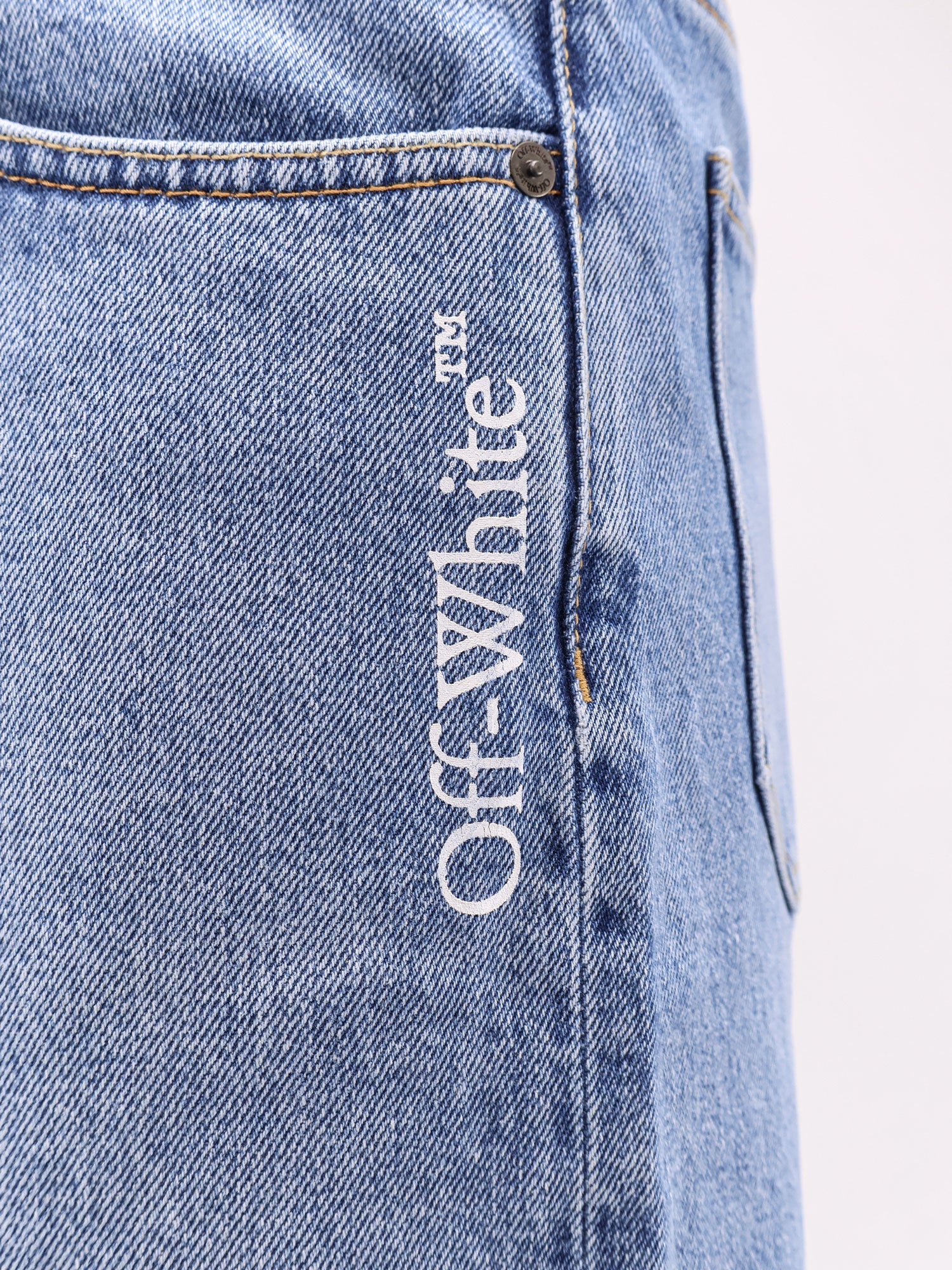 Off White Men Half Arrow Denim Shorts OFF-WHITE