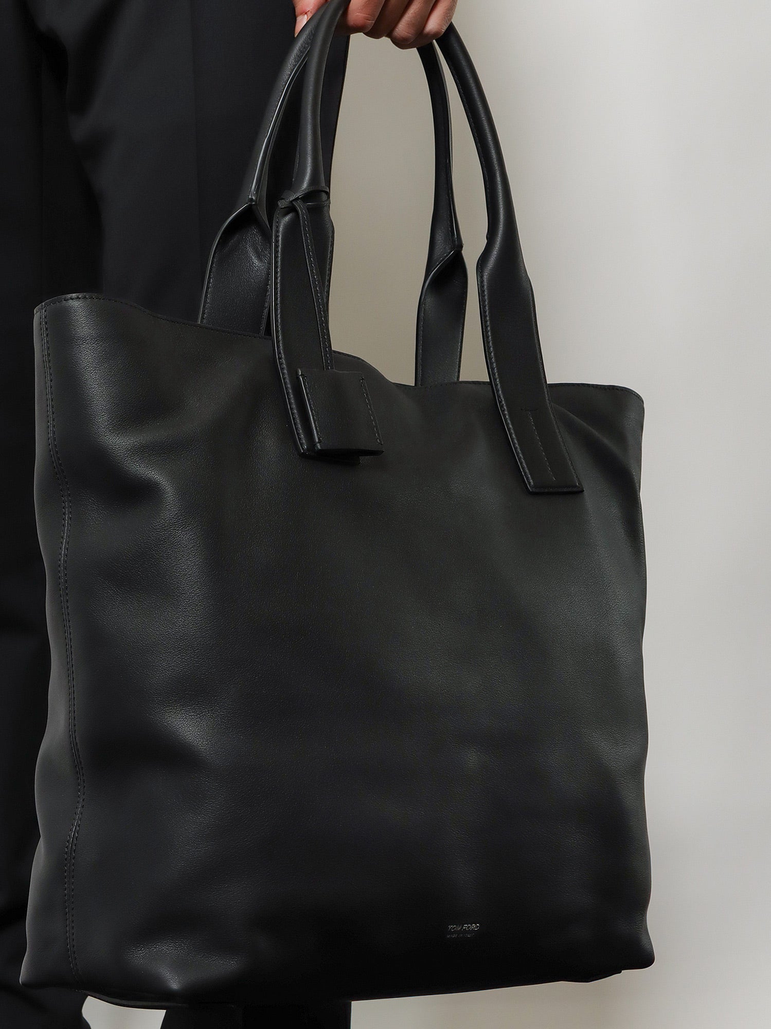 Tom Ford Men Leather Shopping Bag With Logo Lettering On The Bottom TOM FORD