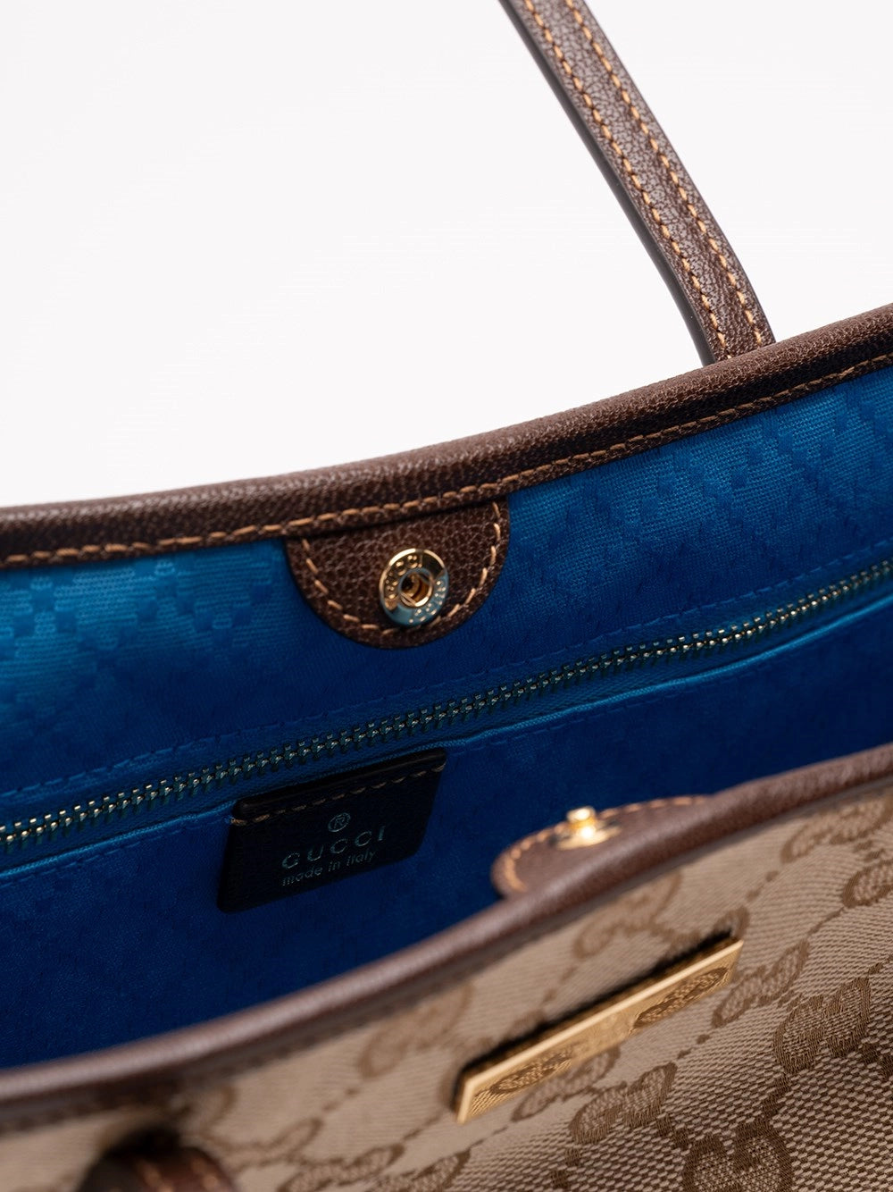Gucci Women `Gucci Essence Plaque` Shoulder Bag GUCCI