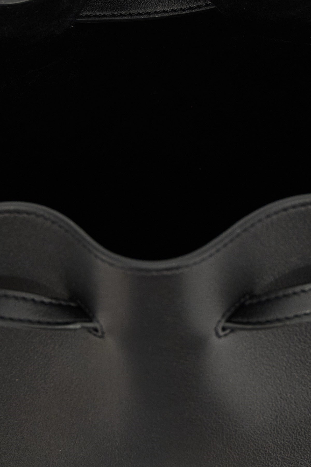 Valentino Garavani Women Valentino Garavani Vlogo Signature Shoulder Bag VALENTINO GARAVANI