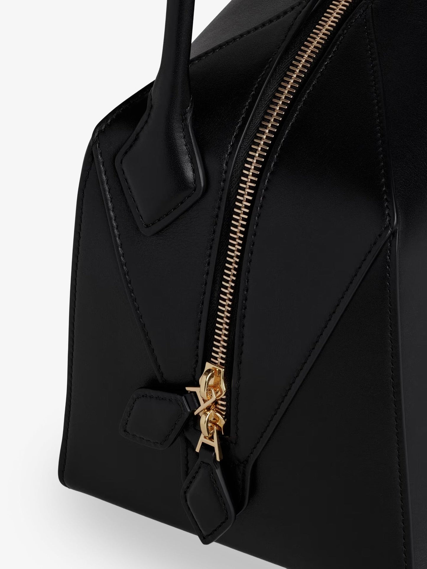 Alaia Women Bouledogue Leather Shoulder Bag ALAIA