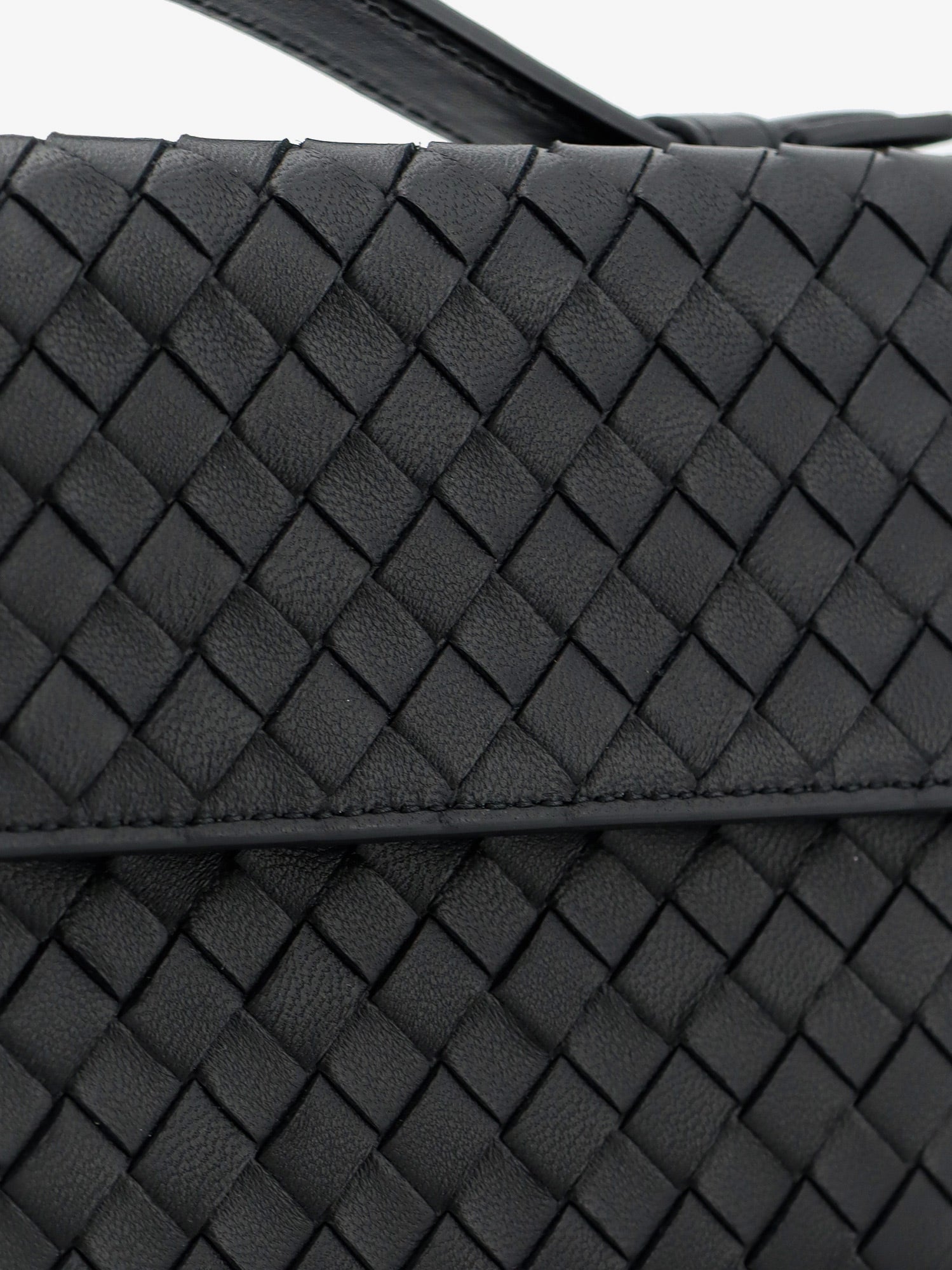 Bottega Veneta Men Leather Wallet With Intrecciato Pattern BOTTEGA VENETA