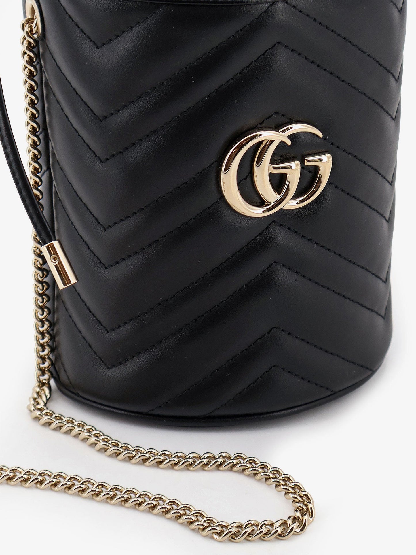 Gucci Women Gg Marmont Matelasse Leather Bucket Bag GUCCI