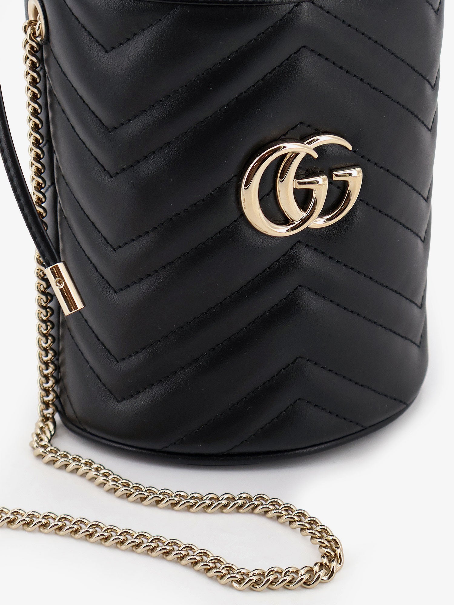 Gucci Women Gg Marmont Matelasse Leather Bucket Bag GUCCI