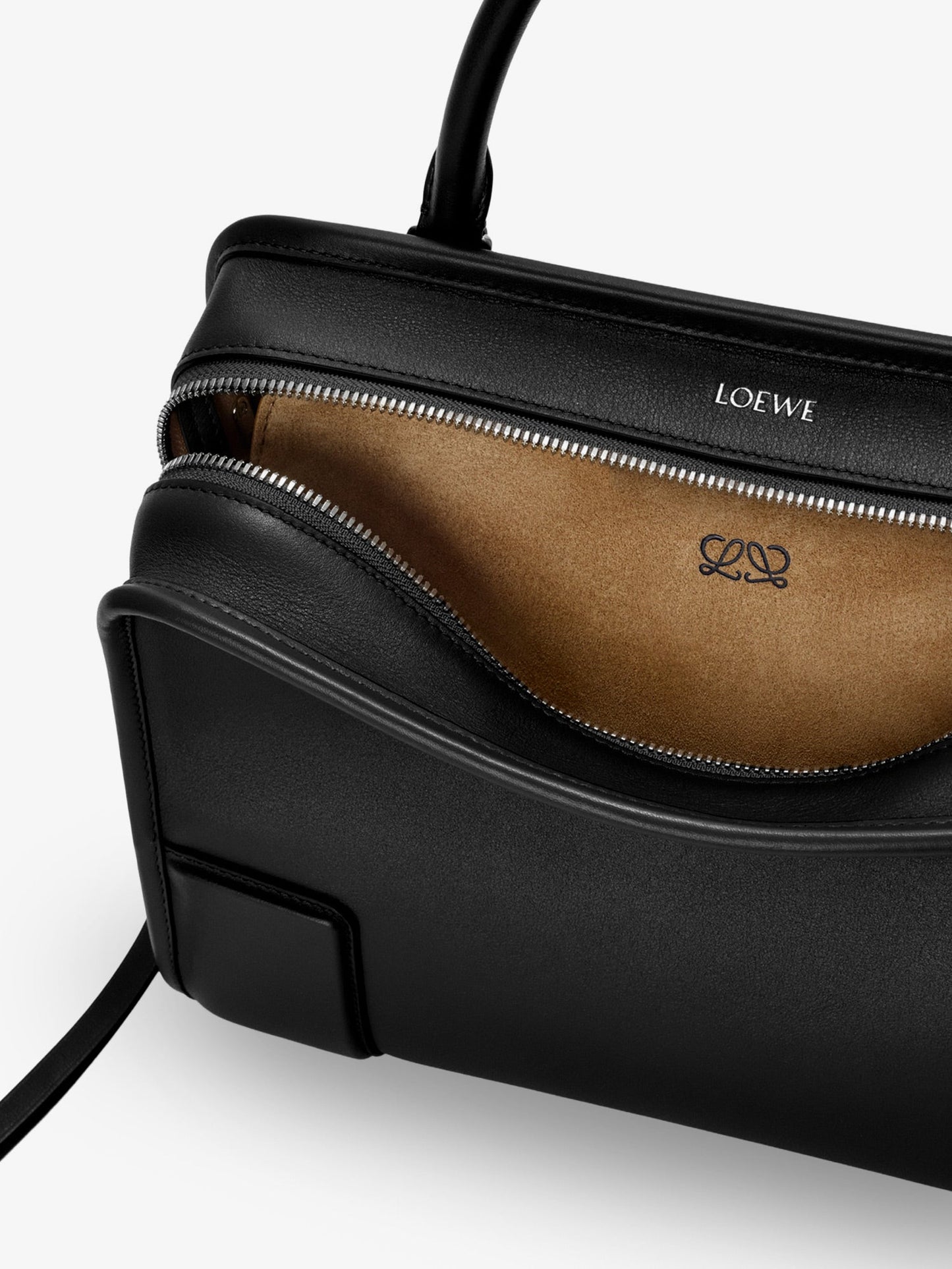 Loewe Women Amazona 180 Leather Handbag LOEWE